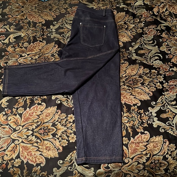 Yelete Denim - Skinny fit denim Capri’s, like new condition.